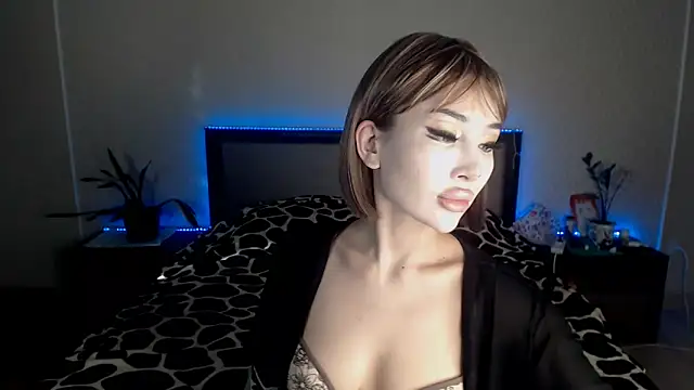 Snapshot of Izalimka chatting on March 7, 2025, 3:19 am Izalimka online show from March 7, 2025, 3:19 am