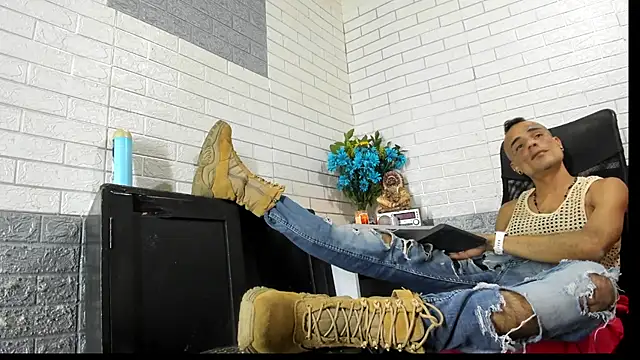 Snapshot of GeorgeZarrate chatting on June 29, 2026, 7:35 pm GeorgeZarrate online show from June 29, 2026, 7:35 pm