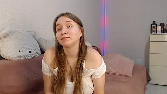 lovely hayley online show from February 5, 2025, 12:31 am