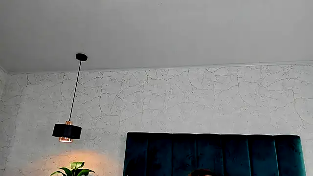 Luna18Pink online show from November 3, 2025, 2:31 pm