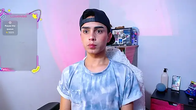 OwenBluee online show from November 18, 2025, 11:02 am