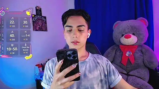 Snapshot of OwenBluee chatting on July 24, 2026, 7:04 am OwenBluee online show from July 24, 2026, 7:04 am