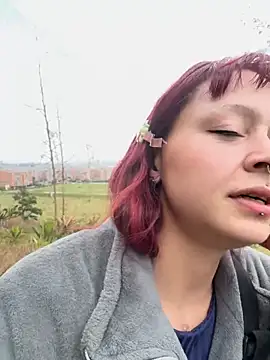 Snapshot of bombom_6 chatting on November 8, 2025, 5:05 pm bombom 6 online show from November 8, 2025, 5:05 pm