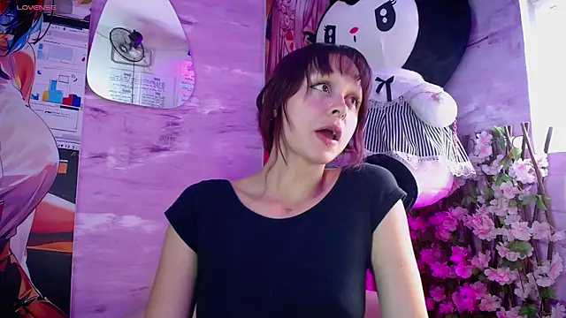 Snapshot of bombom_6 chatting on December 3, 2025, 5:01 pm bombom 6 online show from December 3, 2025, 5:01 pm