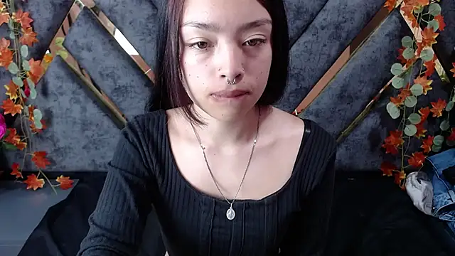 Sofia Mirandaa18 online show from March 4, 2025, 1:38 pm