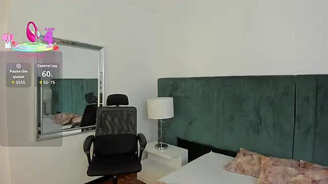 Snapshot of PandoraB_ chatting on May 2, 2026, 10:09 am PandoraB online show from May 2, 2026, 10:09 am