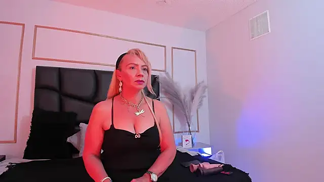 AnastasiaTaylor  online show from March 18, 2026, 7:48 pm