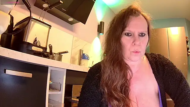 Endrocleia online show from November 10, 2025, 11:43 pm