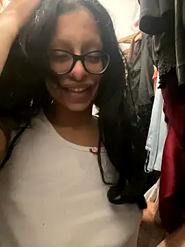 myloveforyouu online show from December 3, 2025, 6:03 am