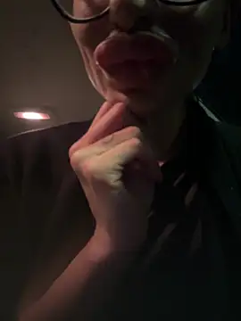 myloveforyouu online show from February 10, 2026, 3:49 am