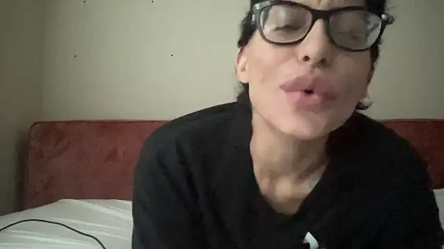 Snapshot of myloveforyouu chatting on June 1, 2026, 12:55 am myloveforyouu online show from June 1, 2026, 12:55 am