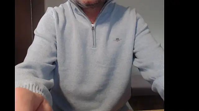 Snapshot of tuttiluss44 chatting on December 28, 2024, 8:58 am tuttiluss44 online show from December 28, 2024, 8:58 am