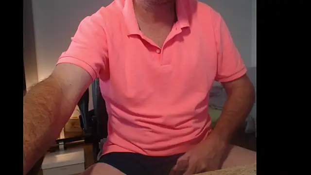 Snapshot of tuttiluss44 chatting on October 25, 2025, 6:34 am tuttiluss44 online show from October 25, 2025, 6:34 am