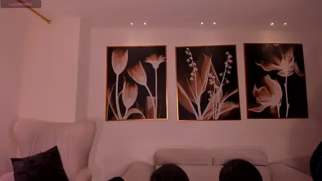 Snapshot of KatieStonne chatting on February 11, 2026, 11:32 am KatieStonne online show from February 11, 2026, 11:32 am