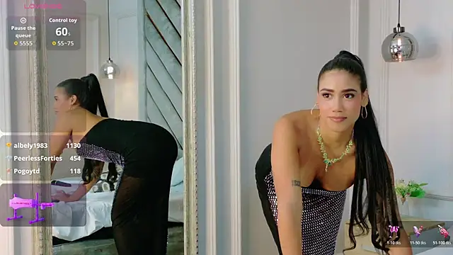 Salome Diaz  online show from March 26, 2026, 4:27 pm