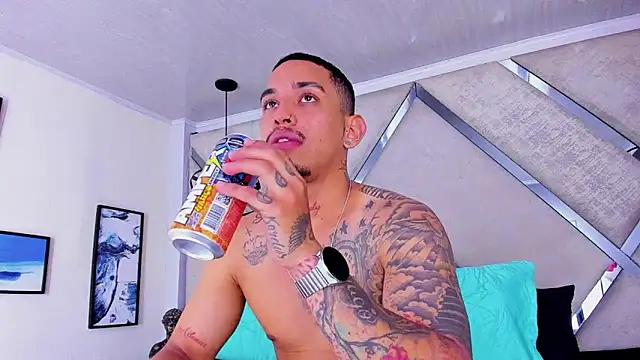 Snapshot of Damian09_ chatting on November 16, 2025, 9:19 pm Damian09 online show from November 16, 2025, 9:19 pm