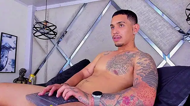 Snapshot of Damian09_ chatting on October 25, 2025, 3:49 am Damian09 online show from October 25, 2025, 3:49 am