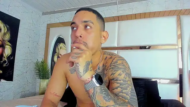 Snapshot of Damian09_ chatting on January 5, 2026, 10:02 pm Damian09 online show from January 5, 2026, 10:02 pm