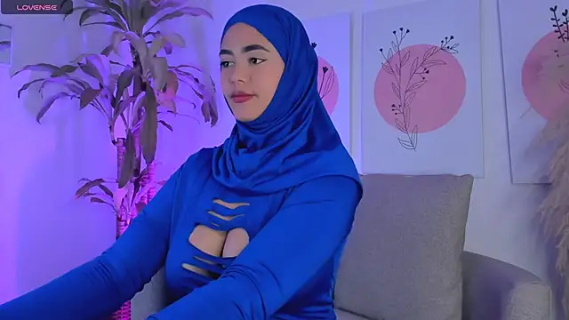 azzahara069 online show from June 11, 2026, 1:49 am
