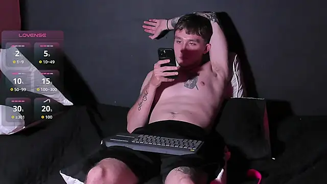 Dylanwhite23  online show from October 18, 2025, 8:22 pm