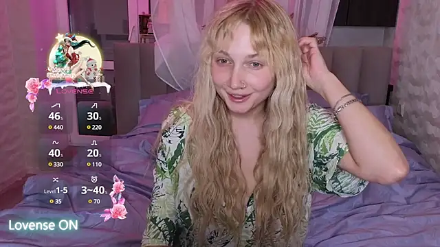 GoodGirl0024 online show from February 20, 2025, 8:03 pm