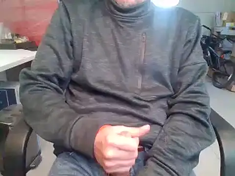 Snapshot of Raimundo1971 chatting on May 7, 2026, 8:23 pm Raimundo1971 online show from May 7, 2026, 8:23 pm