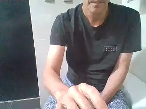 Snapshot of Raimundo1971 chatting on February 16, 2025, 3:05 pm Raimundo1971 online show from February 16, 2025, 3:05 pm