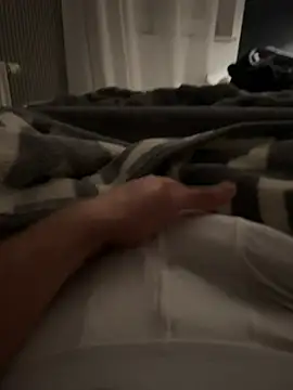 kevinxrcmk18 online show from February 9, 2026, 11:36 pm