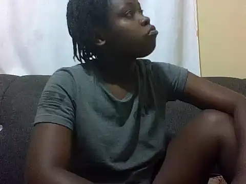 Snapshot of Sweetcecie01 chatting on February 16, 2026, 7:12 pm Sweetcecie01 online show from February 16, 2026, 7:12 pm