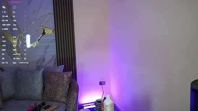 Snapshot of Anybuny chatting on October 8, 2025, 11:34 am Anybuny online show from October 8, 2025, 11:34 am