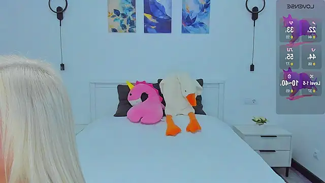 Snapshot of Miya_Kisss chatting on November 18, 2025, 2:53 pm Miya Kisss online show from November 18, 2025, 2:53 pm