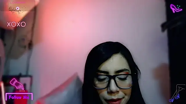 Snapshot of LauGrayJ chatting on October 7, 2025, 8:37 am LauGrayJ online show from October 7, 2025, 8:37 am