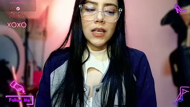 Snapshot of LauGrayJ chatting on October 25, 2025, 10:25 am LauGrayJ online show from October 25, 2025, 10:25 am