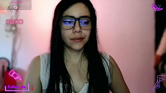 Snapshot of LauGrayJ chatting on November 26, 2025, 5:24 pm LauGrayJ online show from November 26, 2025, 5:24 pm