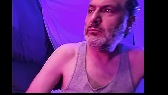 Snapshot of BushBator chatting on February 10, 2026, 8:02 am BushBator online show from February 10, 2026, 8:02 am