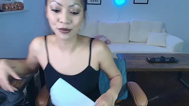 Snapshot of xKimRose chatting on March 4, 2026, 5:42 pm xKimRose online show from March 4, 2026, 5:42 pm