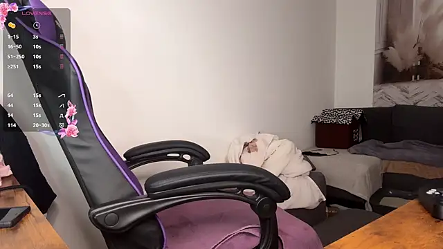 Snapshot of Caliiie-of chatting on October 26, 2025, 6:47 am Caliiie-of online show from October 26, 2025, 6:47 am