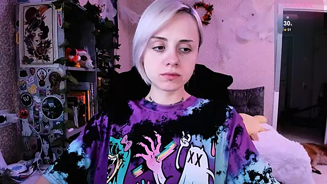 NaniMoore online show from October 9, 2025, 8:31 pm