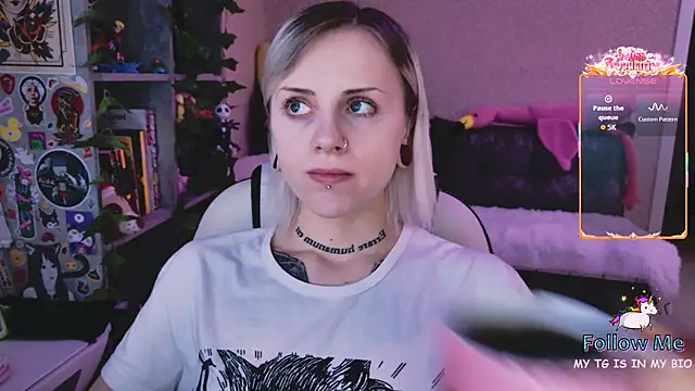 NaniMoore online show from February 16, 2026, 9:02 pm