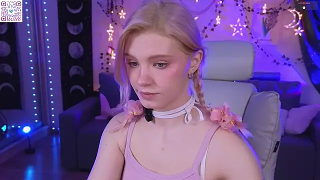 Snapshot of Moonlight_Mia chatting on March 27, 2026, 10:22 pm Moonlight Mia online show from March 27, 2026, 10:22 pm