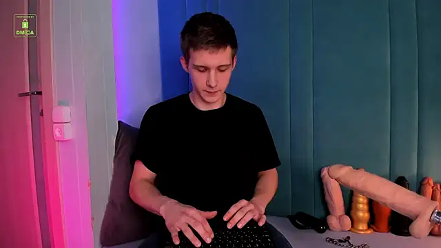 Snapshot of MarkGWalker chatting on February 14, 2025, 4:31 pm MarkGWalker online show from February 14, 2025, 4:31 pm