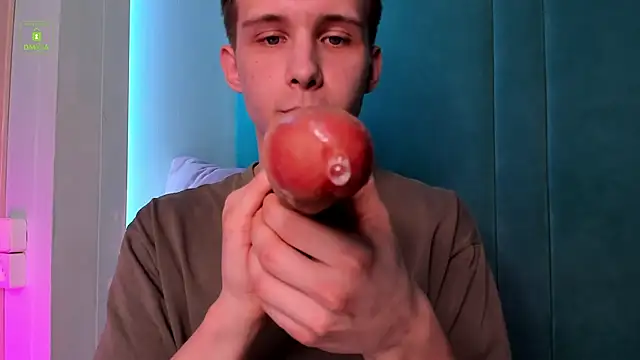 Snapshot of MarkGWalker chatting on January 27, 2025, 3:04 am MarkGWalker online show from January 27, 2025, 3:04 am