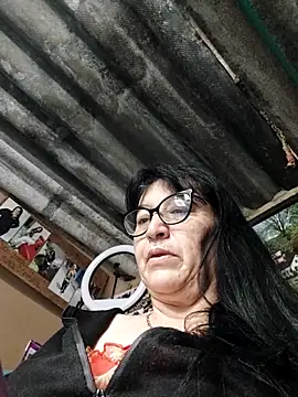 clarita 01 online show from November 10, 2025, 11:37 am