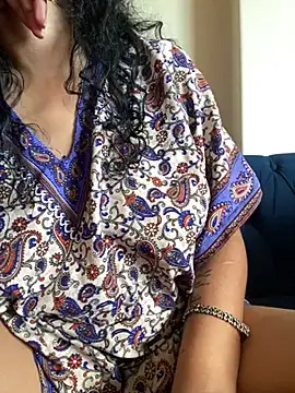 Snapshot of Indianbutter11 chatting on February 25, 2025, 11:21 am Indianbutter11 online show from February 25, 2025, 11:21 am