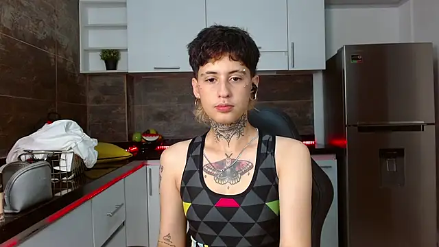 Snapshot of Ethan_lennox chatting on December 14, 2025, 3:39 pm Ethan lennox online show from December 14, 2025, 3:39 pm