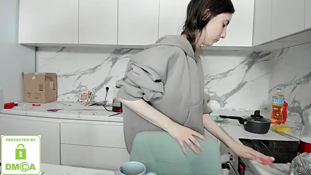 Ayesha Thebestt online show from January 9, 2026, 10:33 am