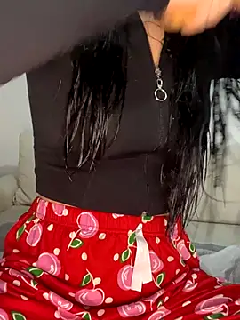 gizemseks online show from November 26, 2025, 5:46 pm