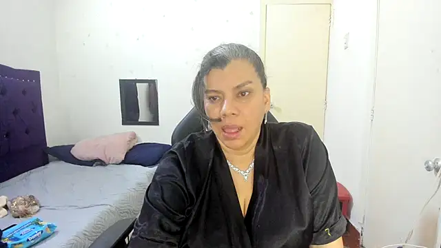 Snapshot of vikyadams chatting on October 25, 2025, 11:20 am vikyadams online show from October 25, 2025, 11:20 am