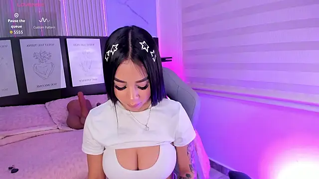 Snapshot of Violet_spencer chatting on December 20, 2025, 10:12 pm Violet spencer online show from December 20, 2025, 10:12 pm