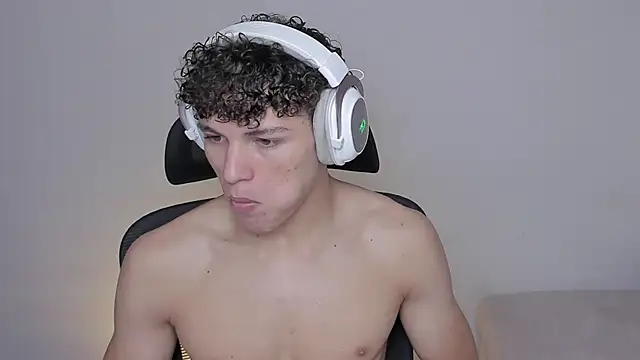 laurent nova online show from October 10, 2025, 6:47 am